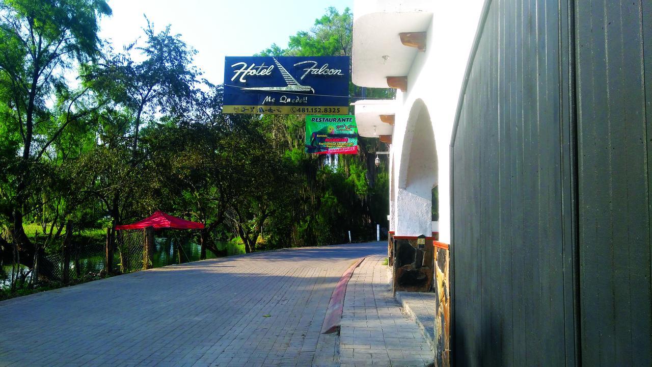 Hotel Falcon Tamasopo Kültér fotó
